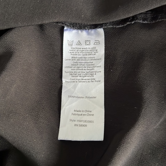 Halston hi- low black top- size S - Picture 4 of 4